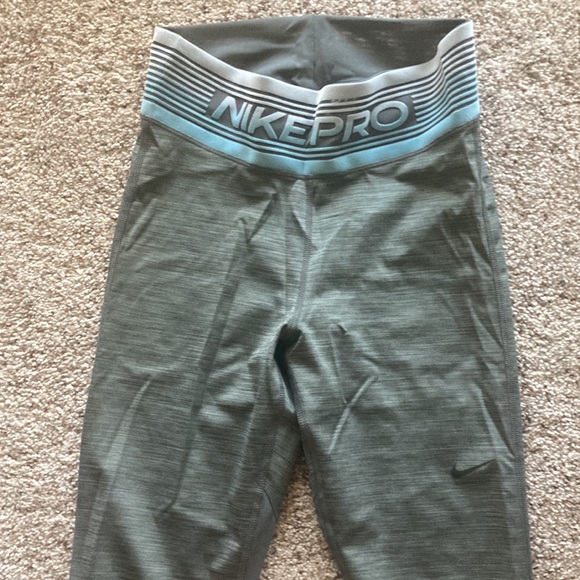 Nike workout pants - Picture 2 of 6